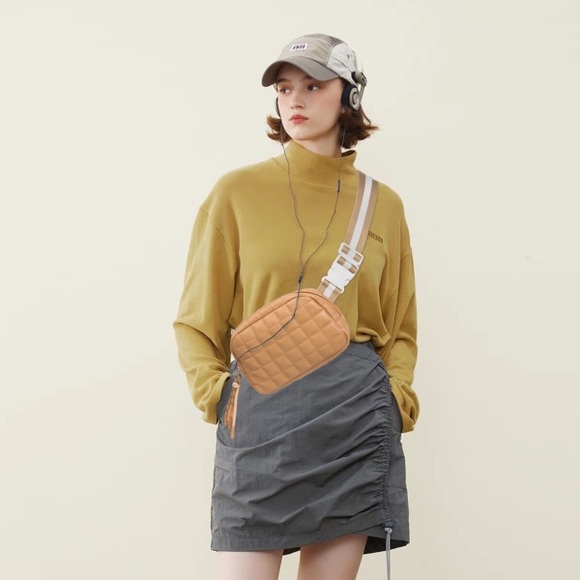 Women’s small waist bag Tan Quilted Crossbody Bag - Picture 2 of 6